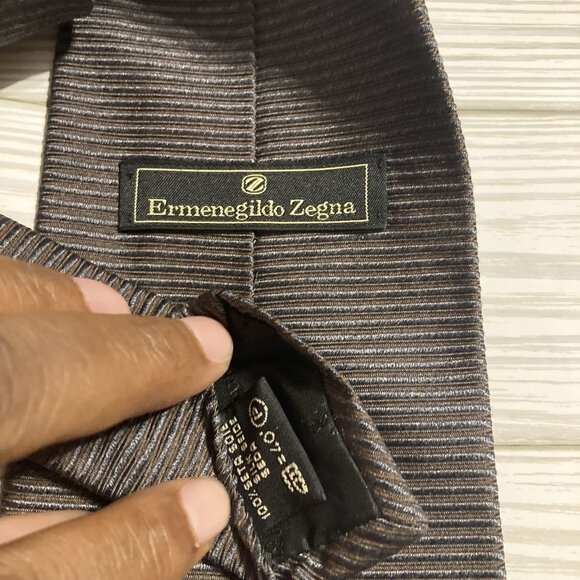 Ermenegildo Zegna Grey Charcoal Textured With Strips Silk Tie Made In Italy - Picture 4 of 5